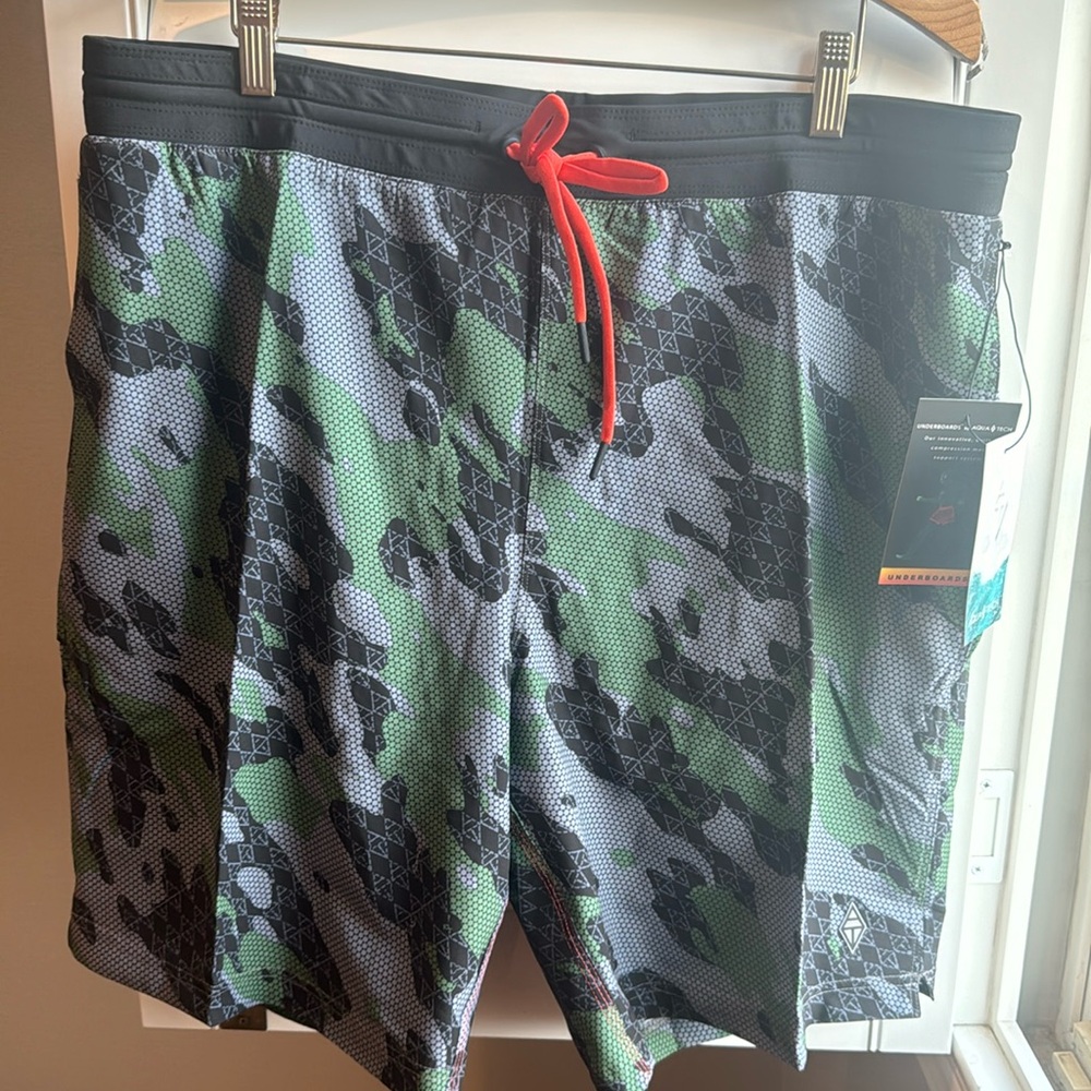 Aqua Tech swim shorts XL